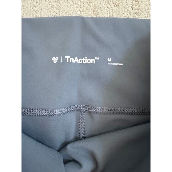 TNACTION 3” inseam Shorts Gray Size Medium - Picture 3 of 4